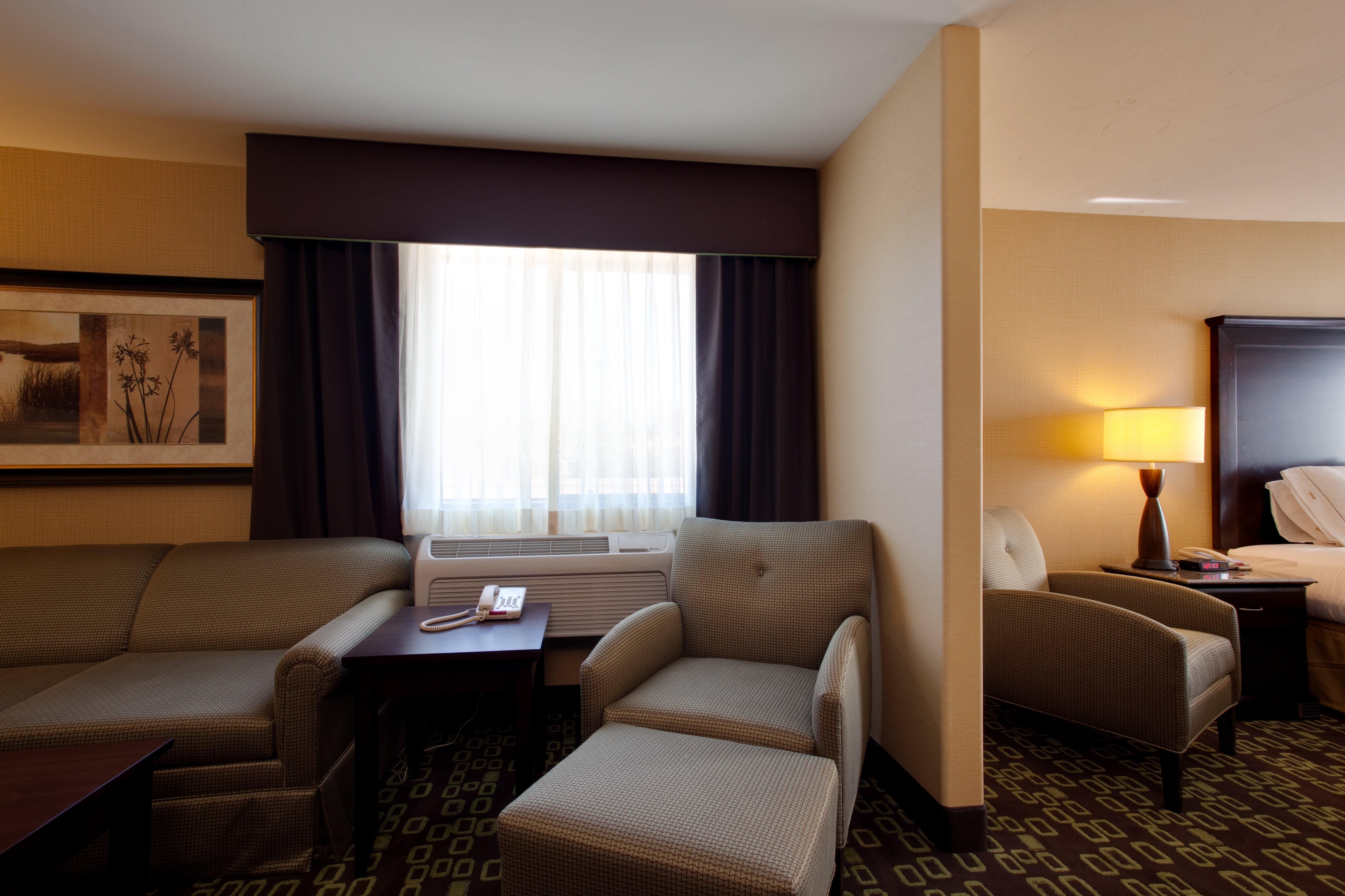 Holiday Inn Express & Suites Woodland Hills By Ihg — Photos 3