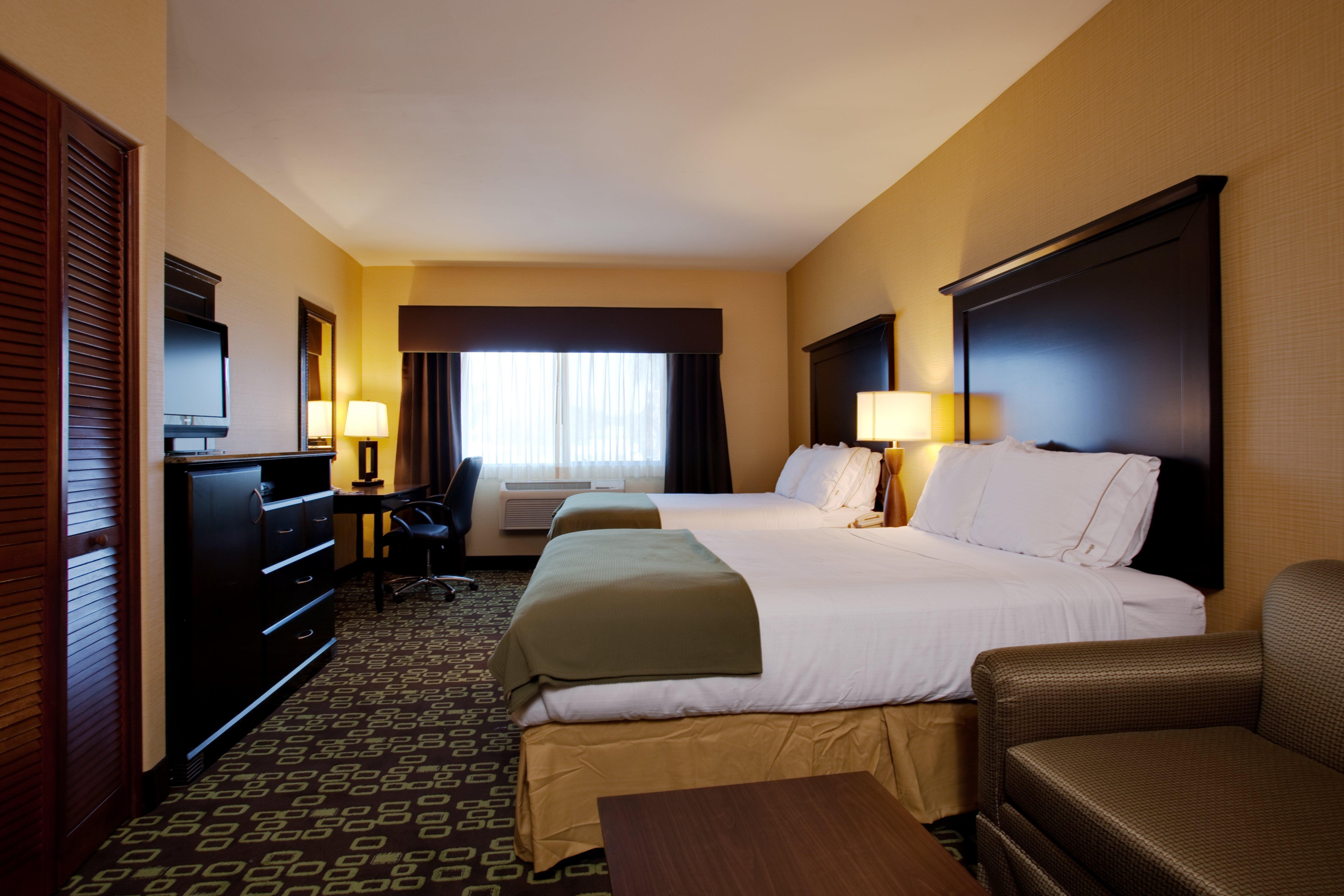 Holiday Inn Express & Suites Woodland Hills By Ihg — Photos 1